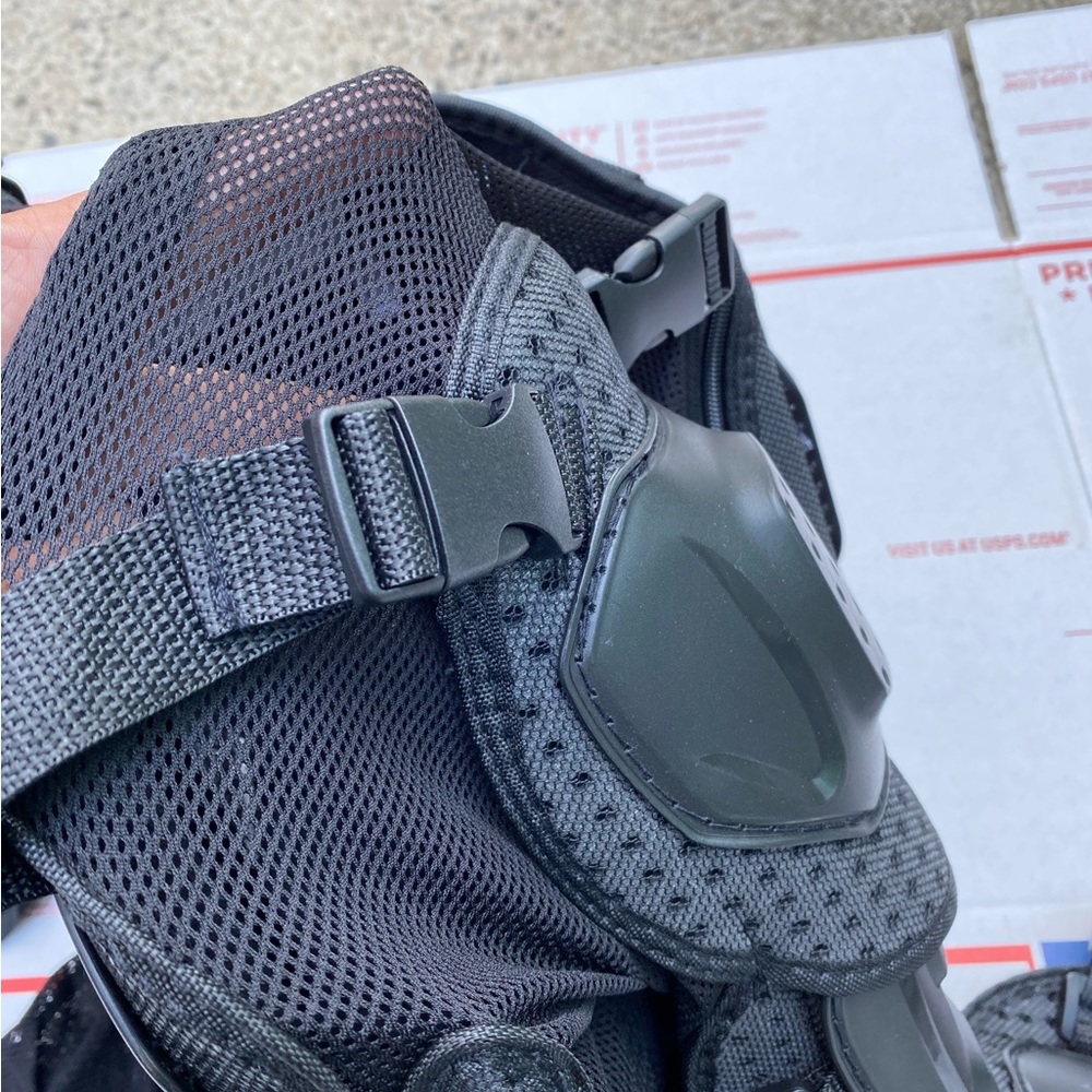 Motorcycle Rider Armor Jacket - Picture 8 of 13